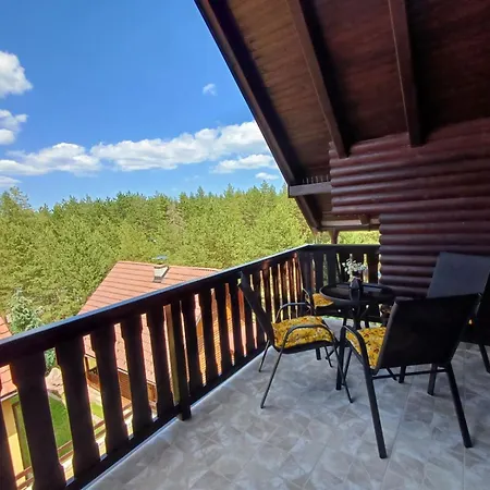 Tara Malesevic - 4 Lux *