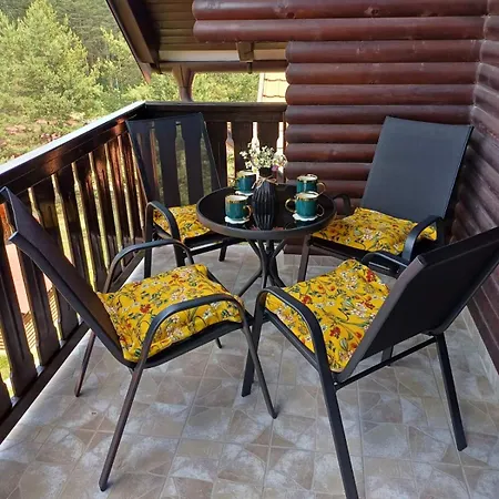 Tara Malesevic - 4 Lux *