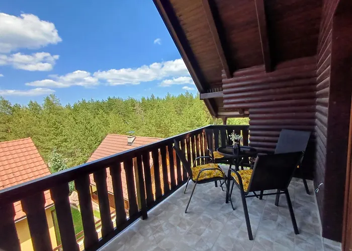 Tara Malesevic - 4 Lux *