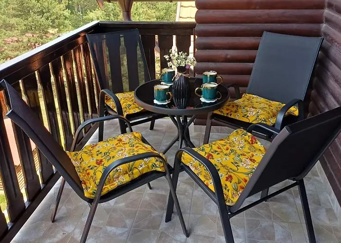 Tara Malesevic - 4 Lux *